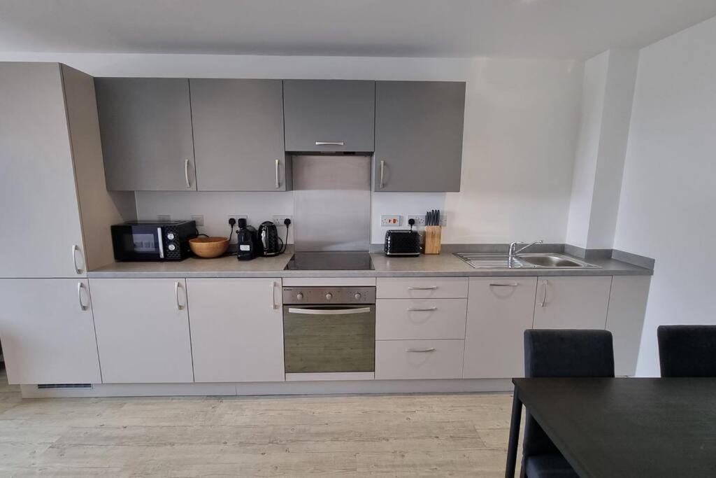 2 Bedroom Penthouse Манчестер Экстерьер фото
