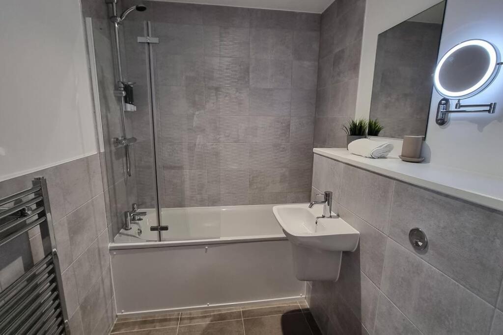 2 Bedroom Penthouse Манчестер Экстерьер фото